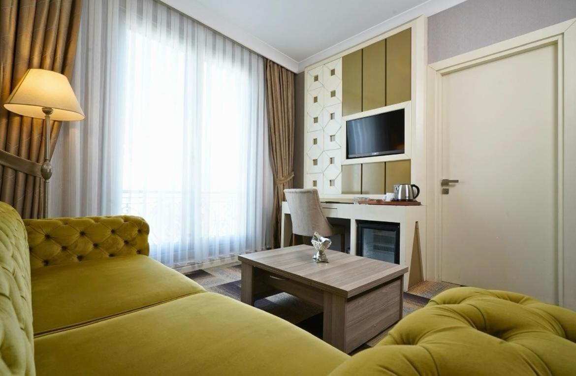 Deluxe Suite Spa Bath