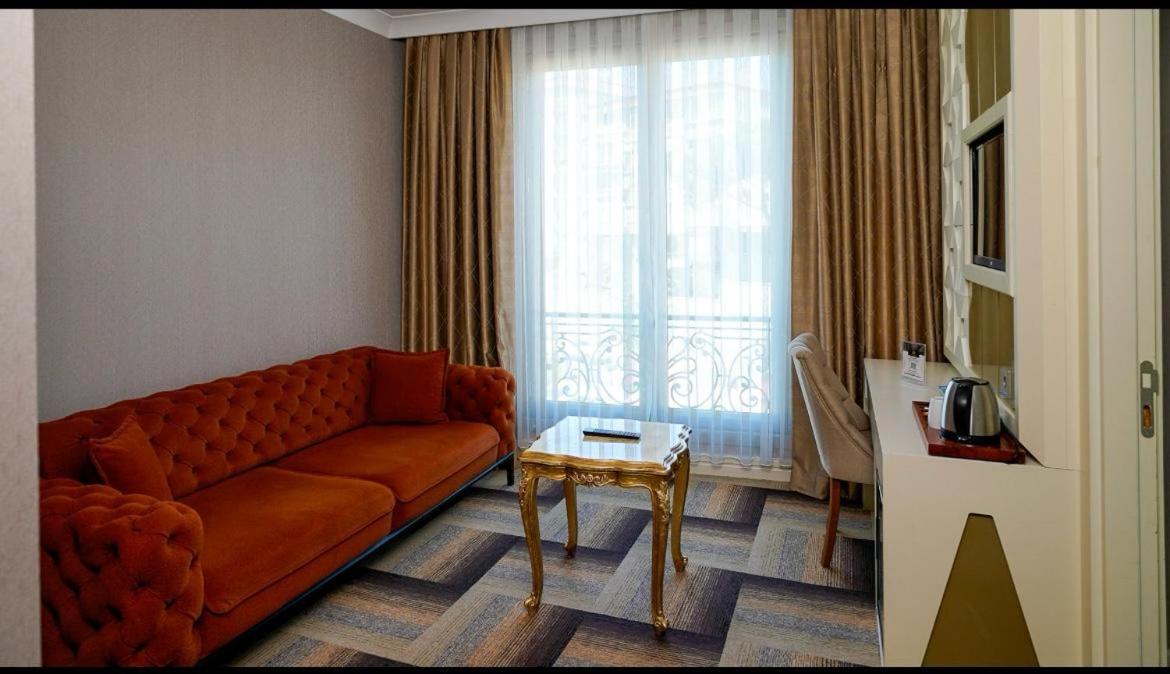 Deluxe Suite Spa Bath