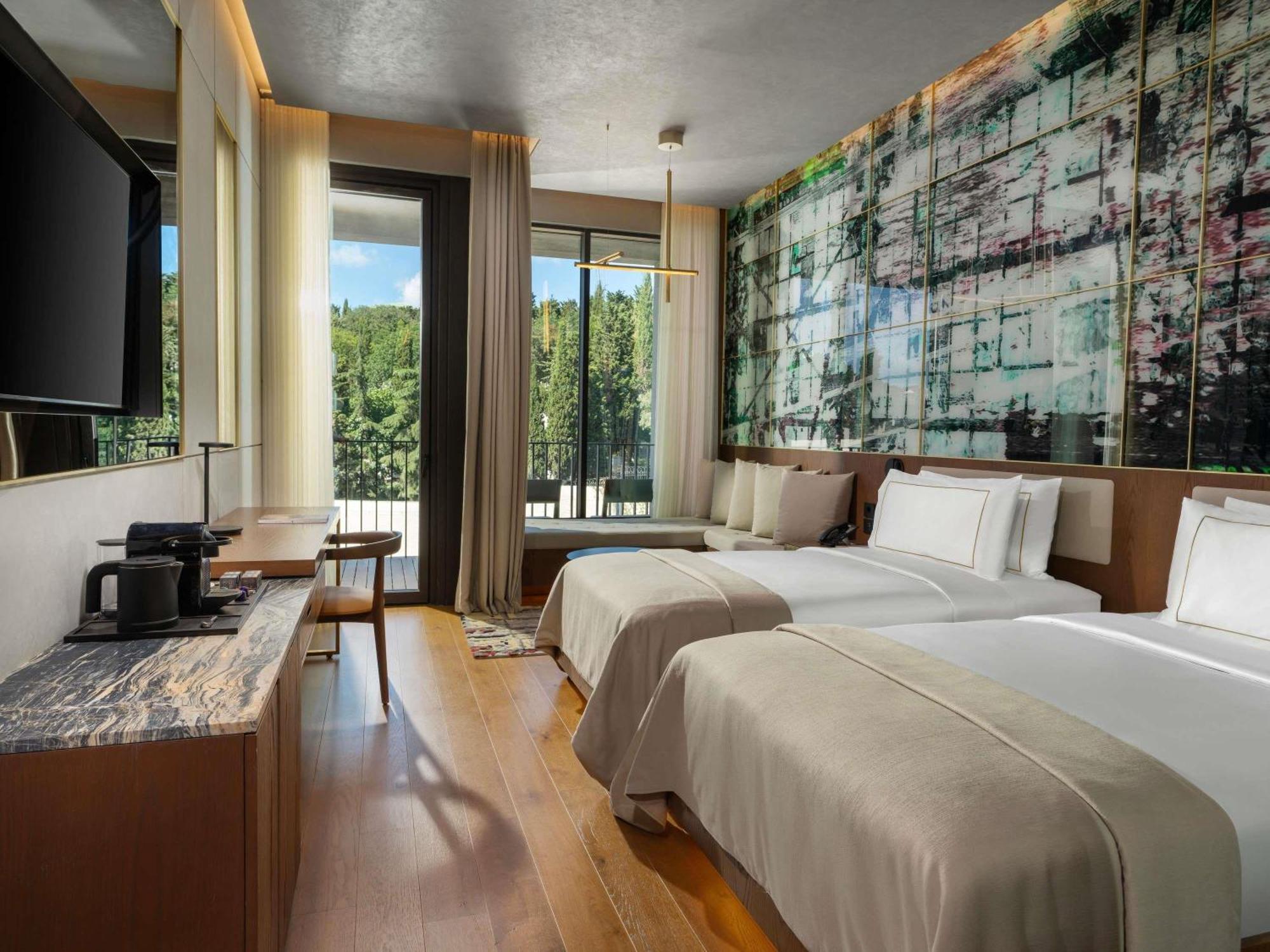 Two-Bedroom Family Premium Room Nickelodeon Play Access