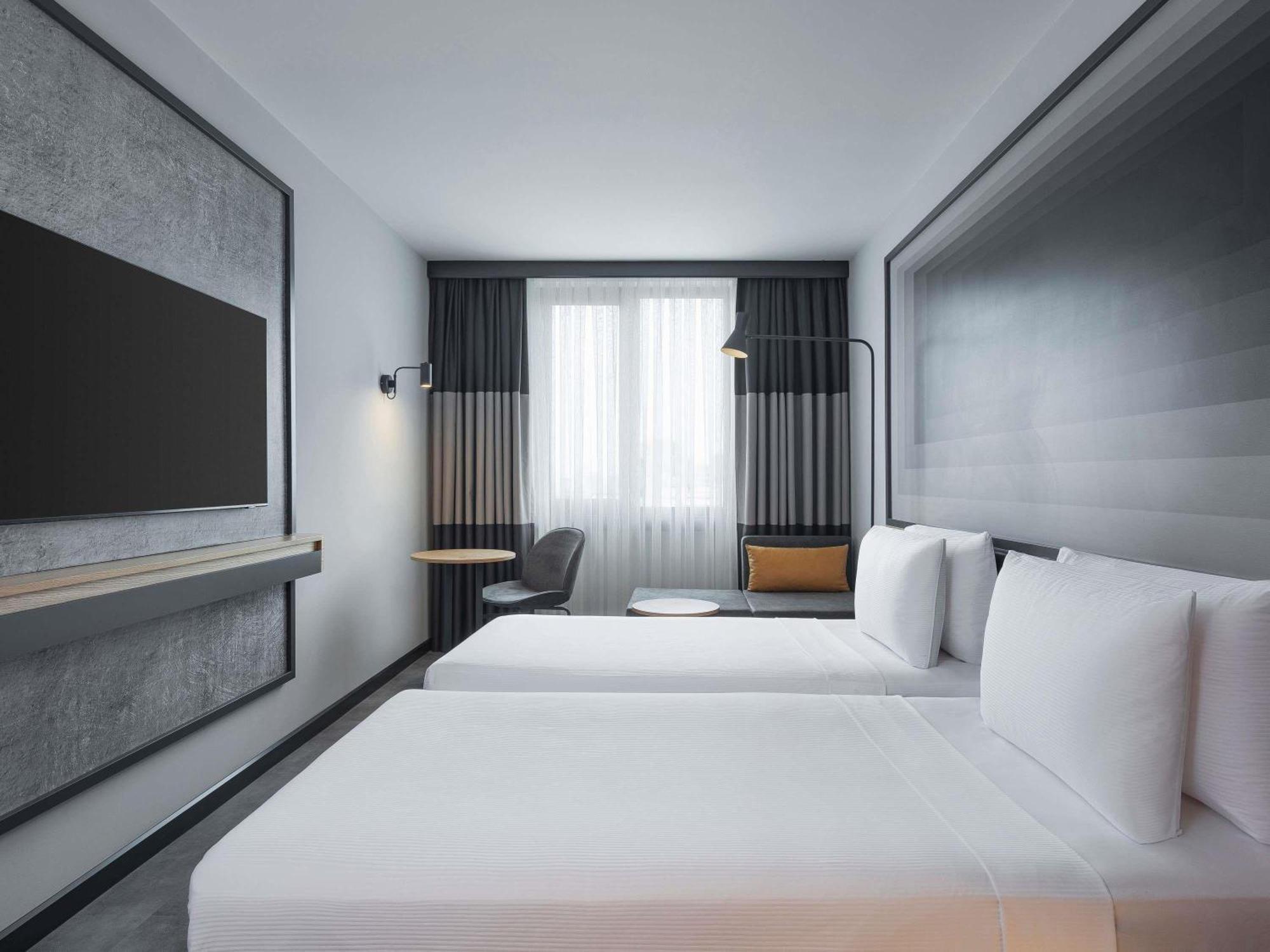 Superior Twin Room Courtyard View