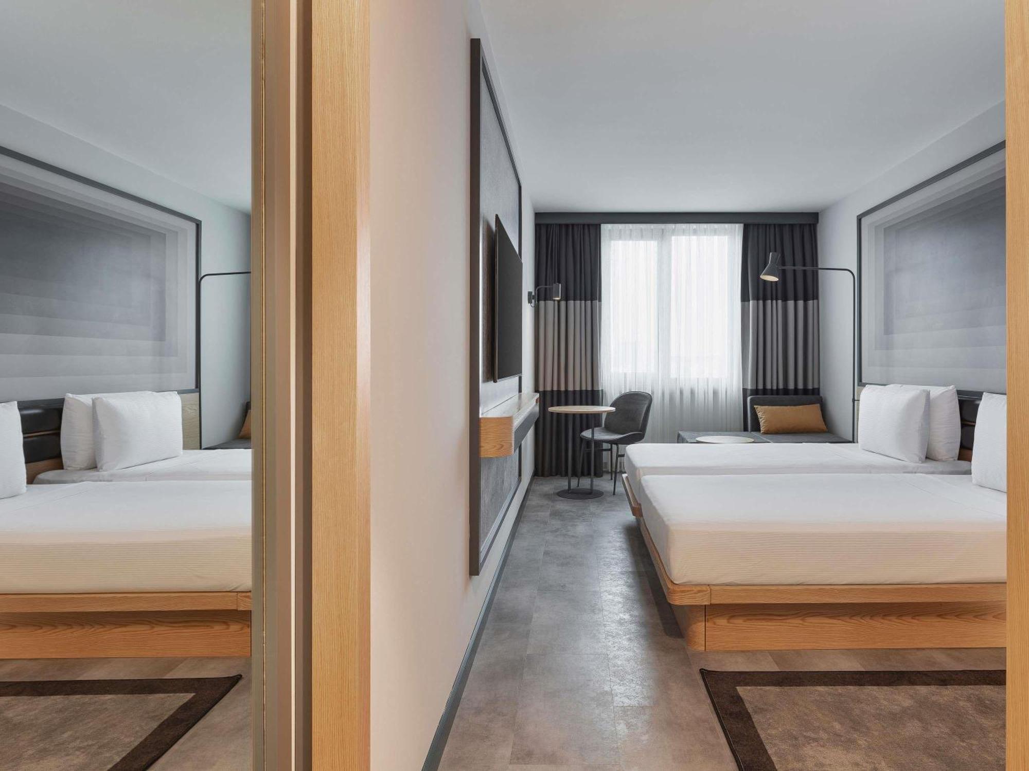 Superior Twin Room Courtyard View