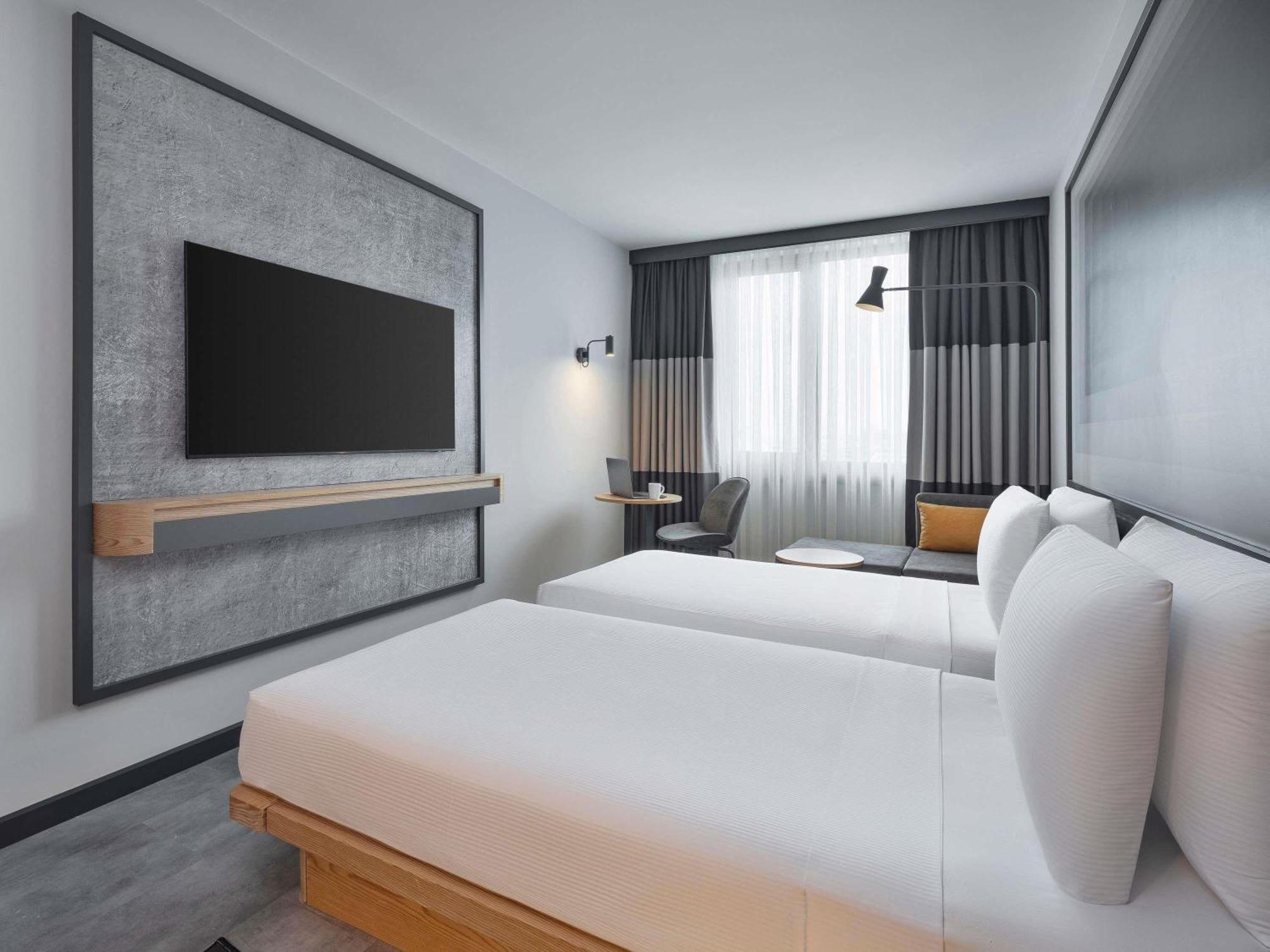 Superior Twin Room Courtyard View