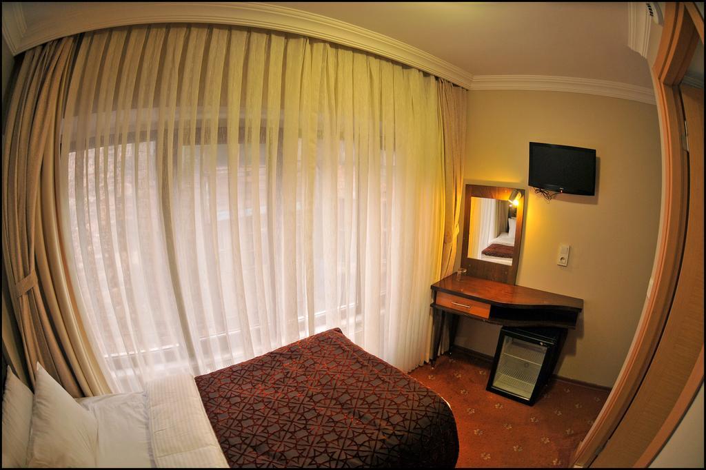 Quarto Individual Econômico
