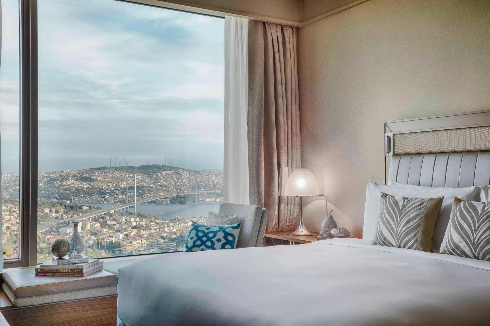 Executive Zimmer mit Kingsize-Bett, Zugang zur Club Lounge und Meerblick