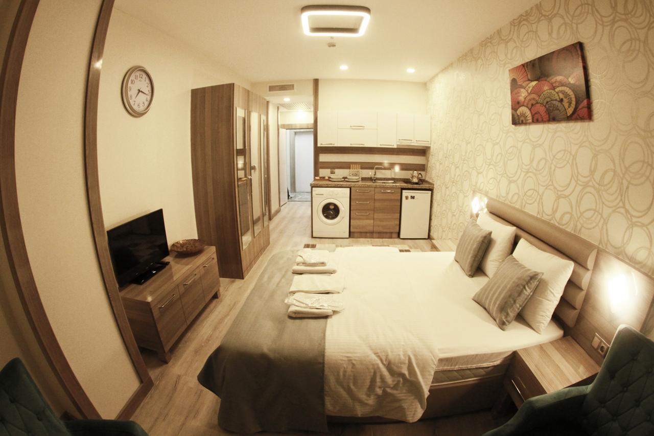 Studio Deluxe