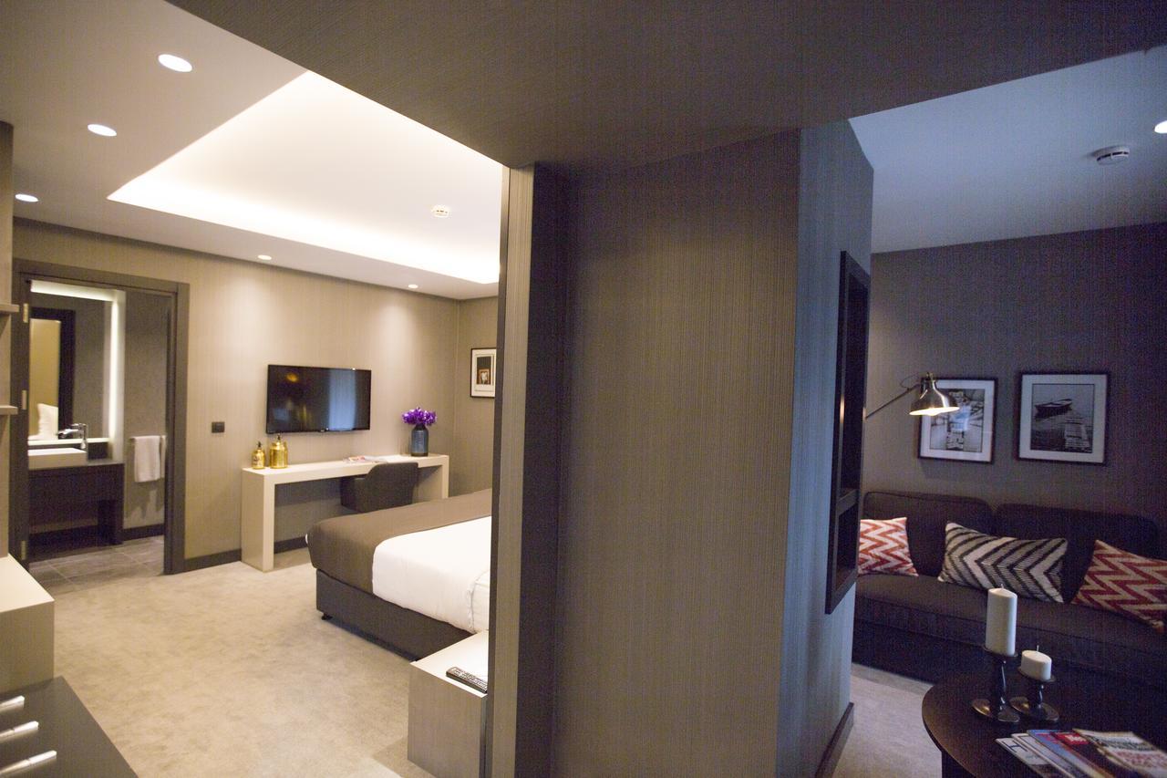 Corner Suite