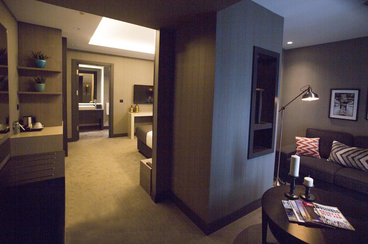 Corner Suite