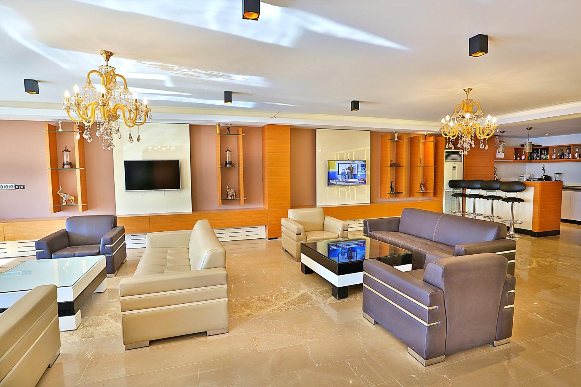 Family Room,1209918676:JPEG