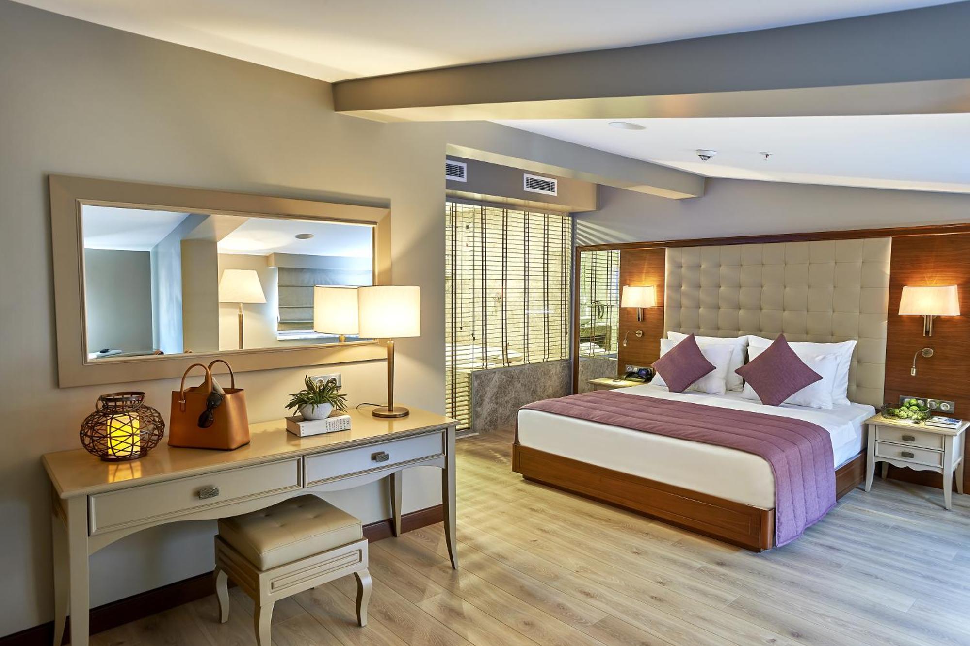 Penthouse Suite Sauna & Hot Tub