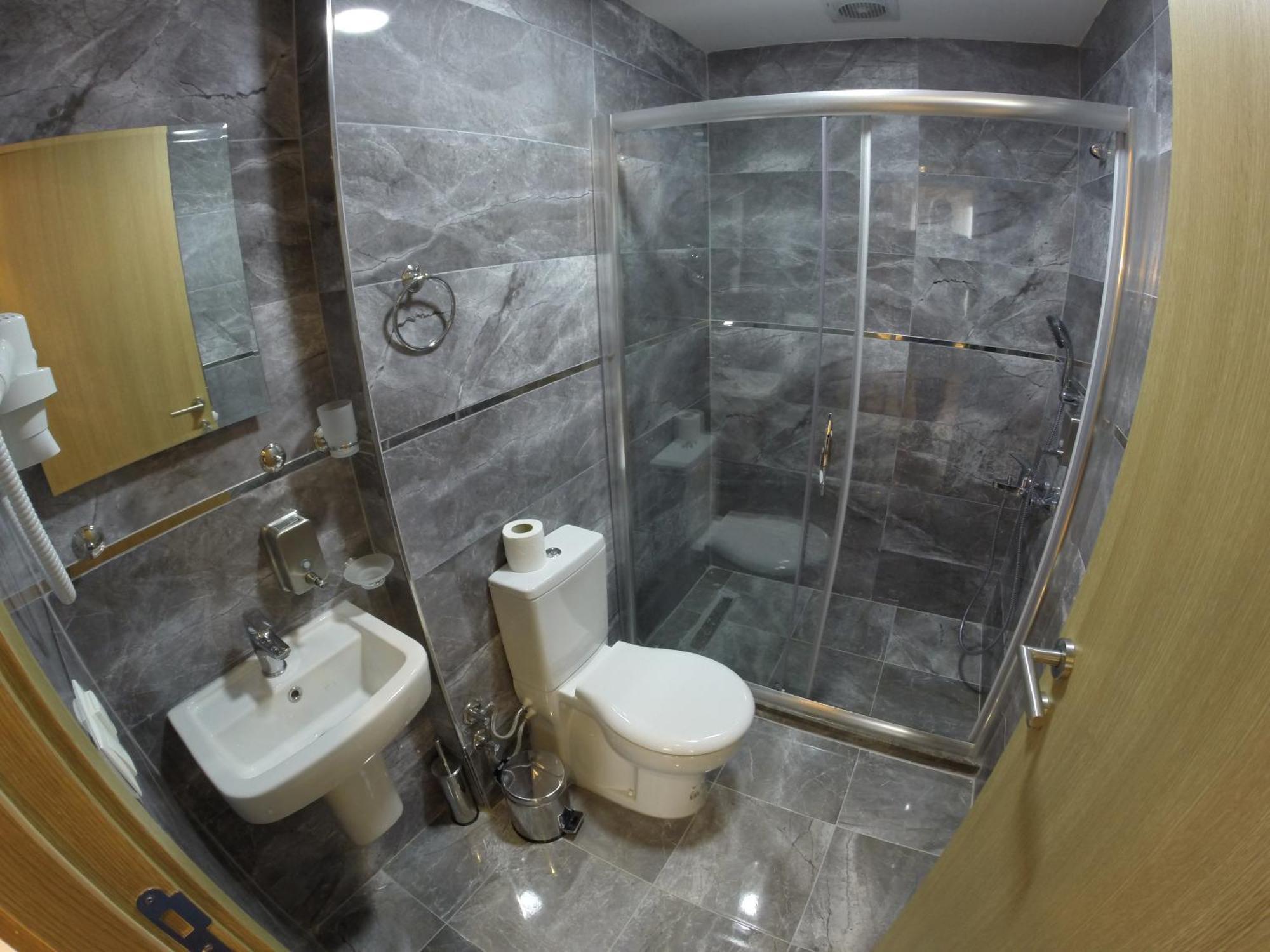 Deluxe Quadruple Room,823786712:JPEG