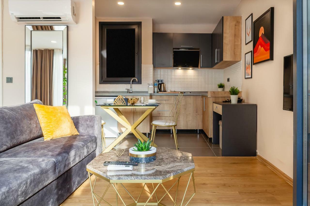 Studio Apartment
