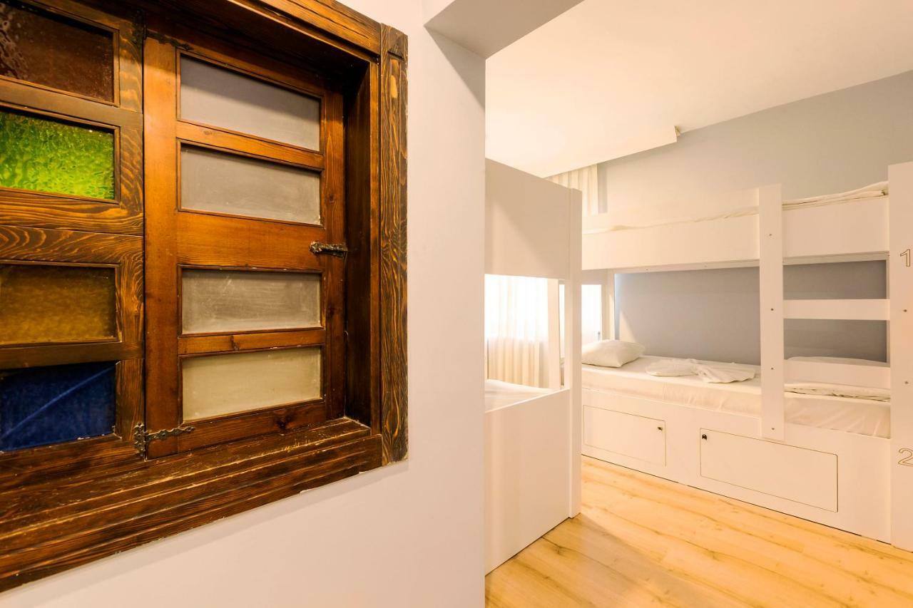 Bed 6-Bed Mixed Dormitory Room