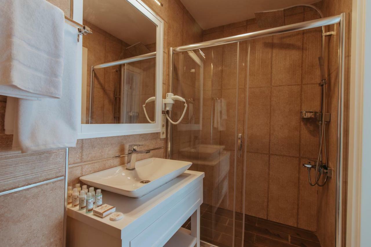 Economy Triple Room,843297809:JPEG