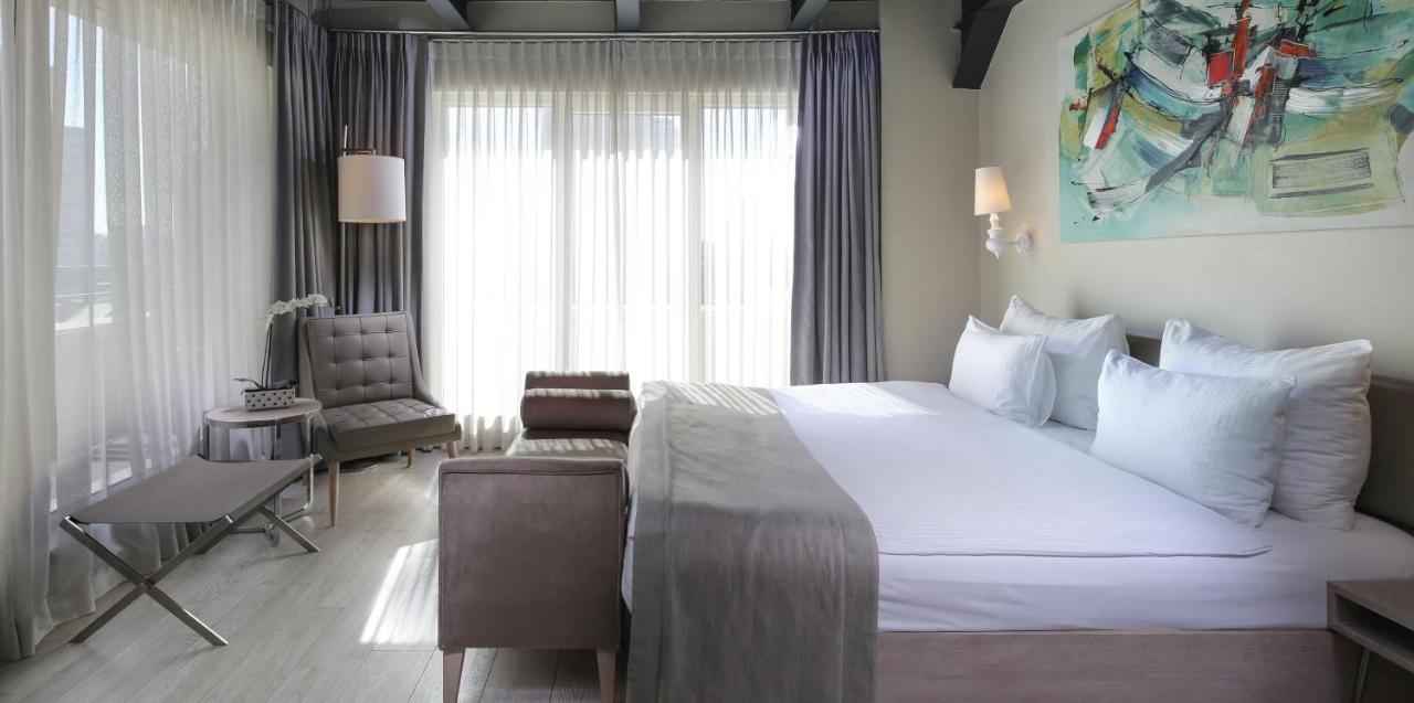 Deluxe Double Room with Balcony,996317608:JPEG