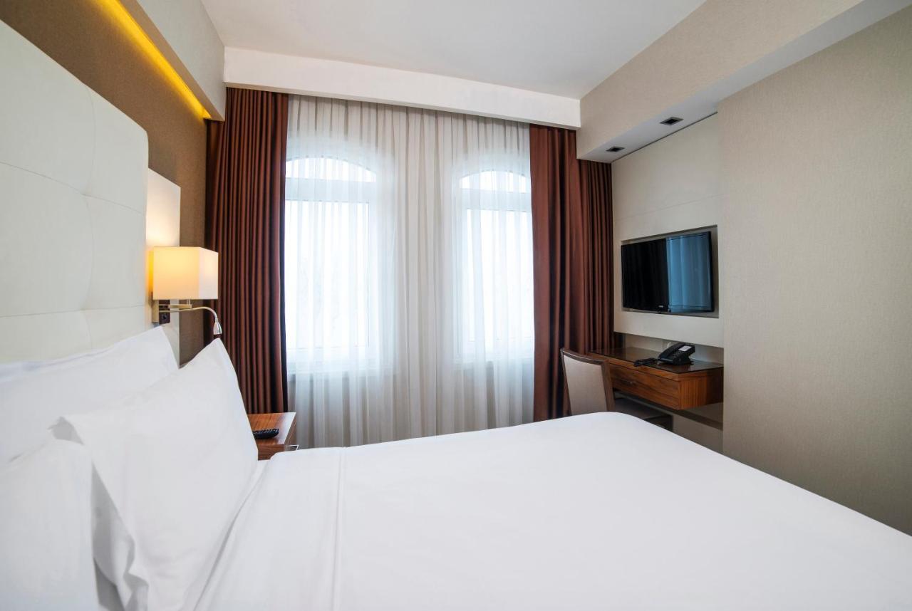 Quarto Superior com Varanda e Vista para o Mar - Não Fumantes