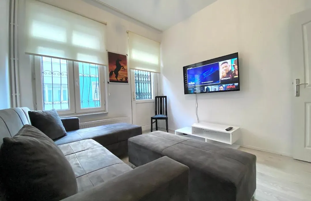 Central Triplex House In Taksim Beyoglu Cihangir-1