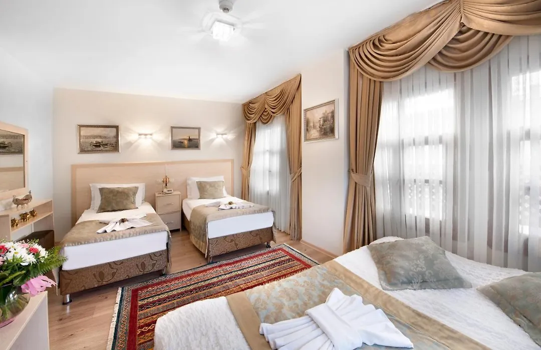 Room In Guest Room - Anice Family Room With Buffet Breakfast Very Close To Blue Mosque-1