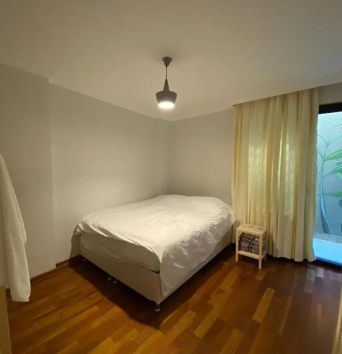 Private Triplex House In The City Center-1