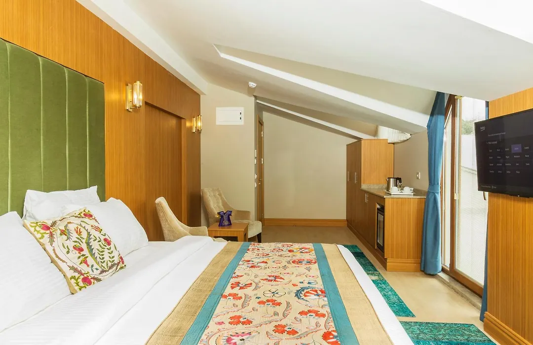 Obelisk Hotel & Suites-1