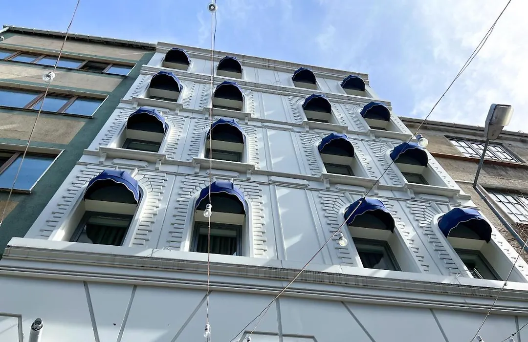 Zeno Suites Hotel-1