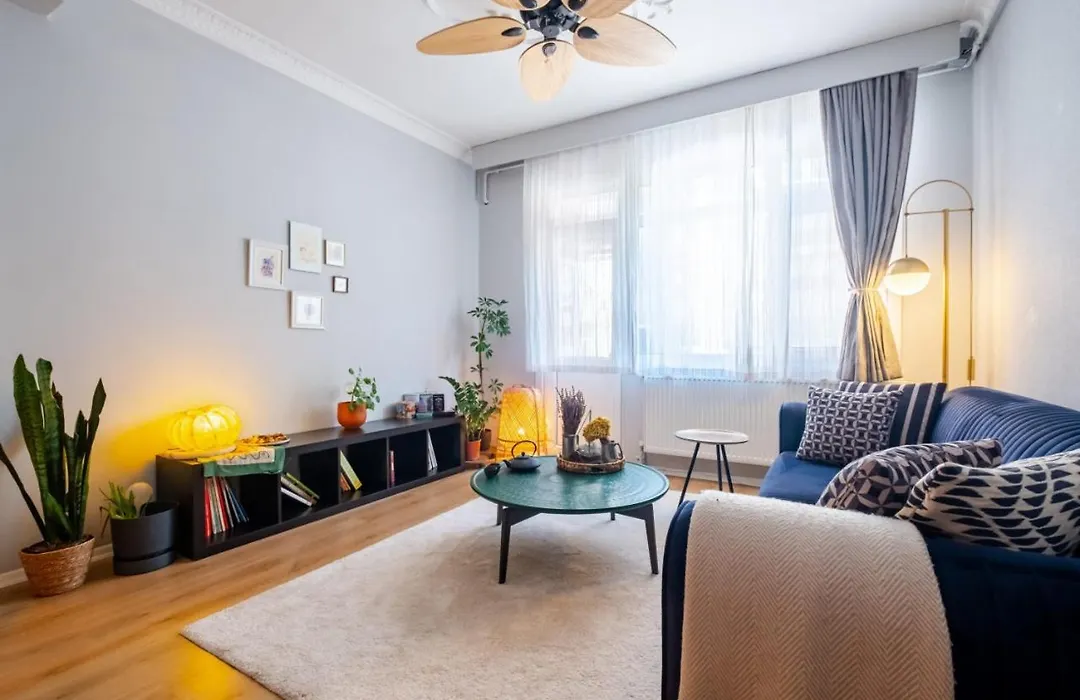 Eclectic Flat Near Metro With Terrace In Kadikoy-1