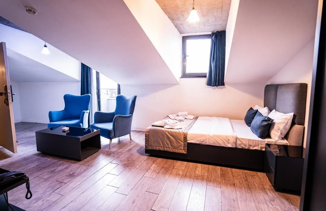 Remall Suites Hotel-1