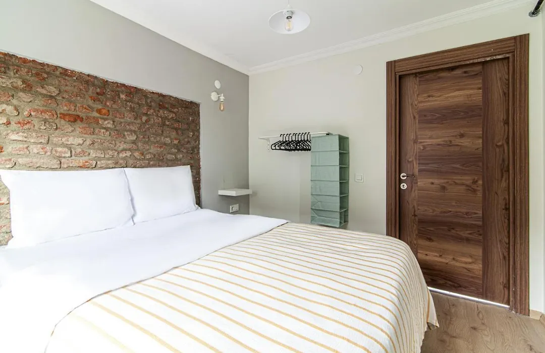 Chic Apartment In Balat Fatih With Balcony-1