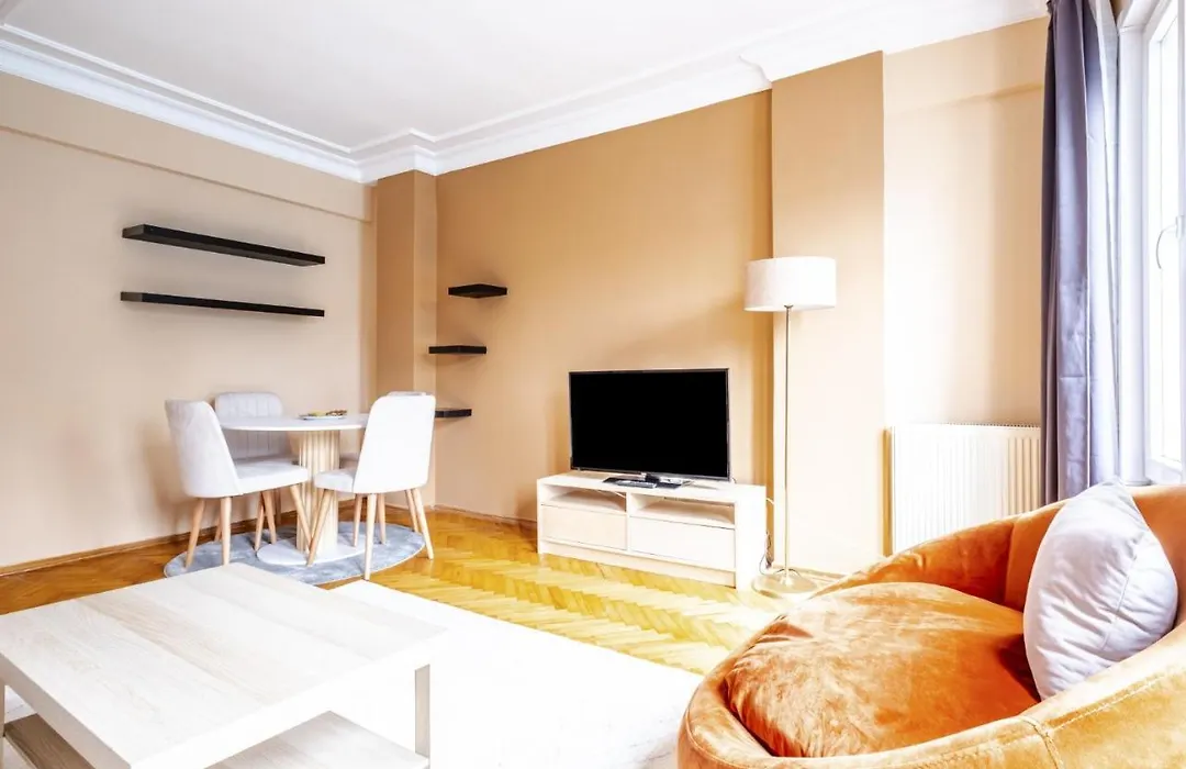 Flat With Bridge View 200 M To Ortakoy Shore-1