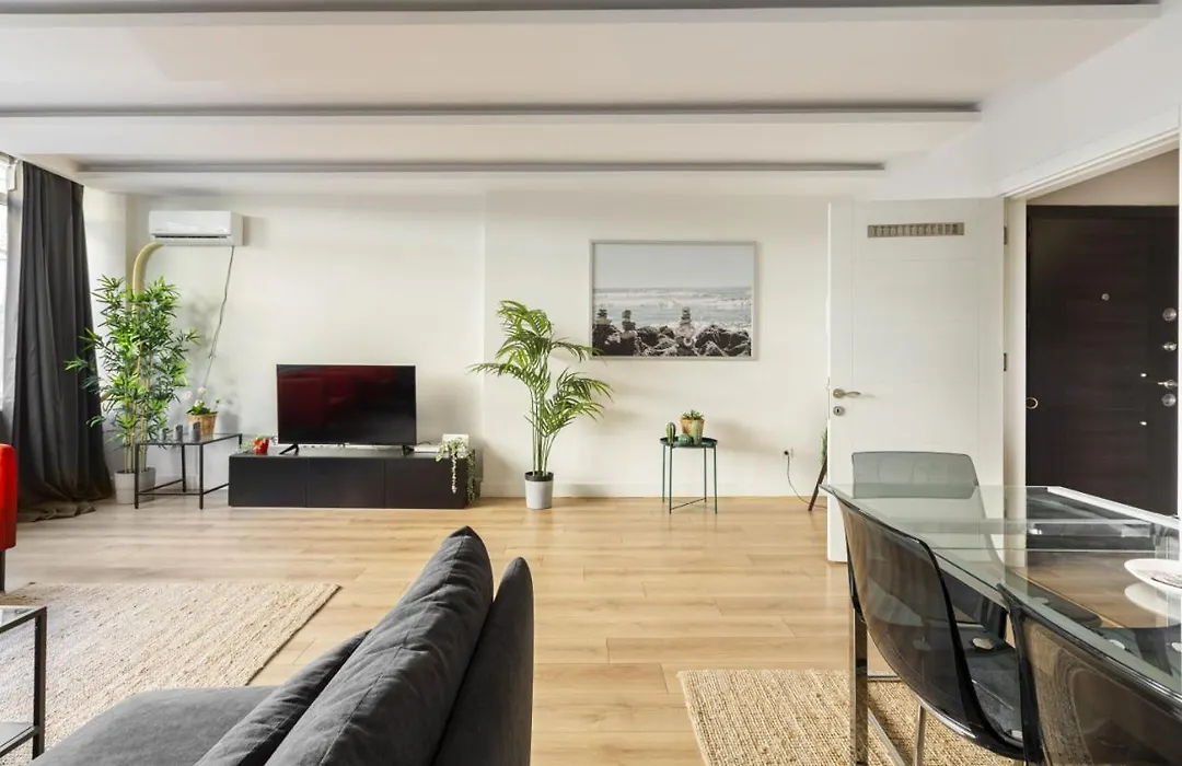 Chic, Cozy Apartment With Garden In Besiktas-1