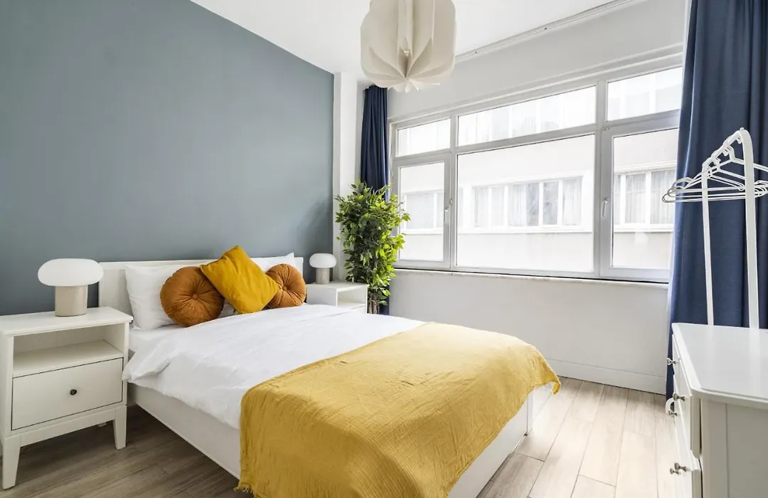 Central And Modern Flat 5 Min To Taksim Square-1