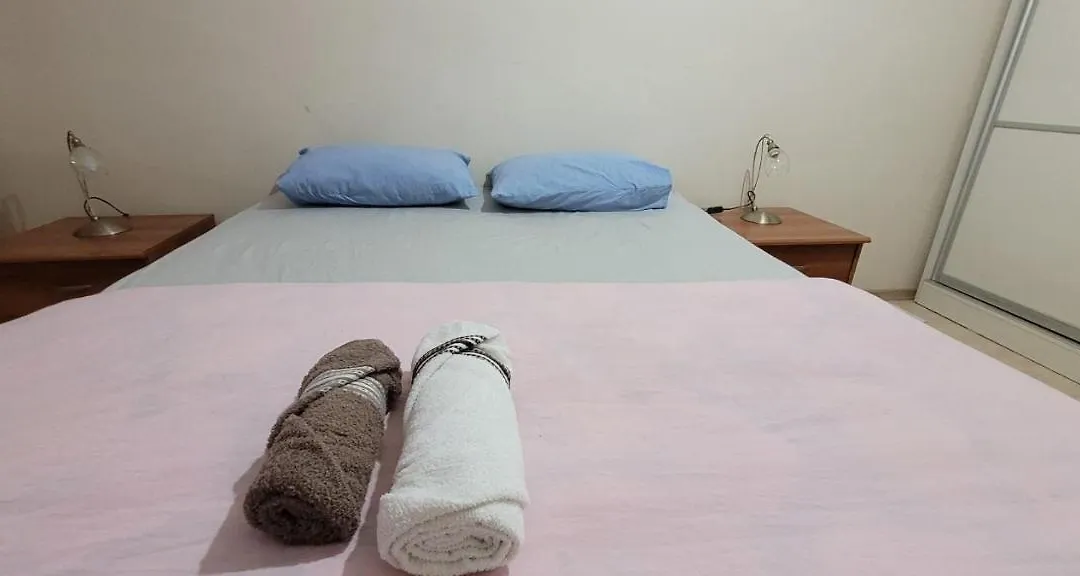 An Easy Transport And Quiet Apartment In Istanbul-1