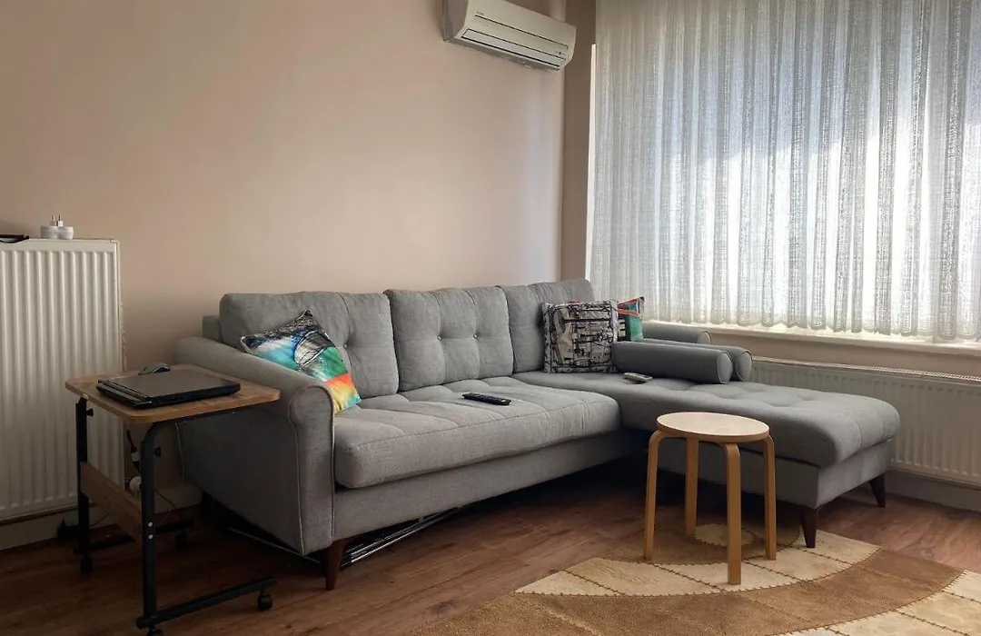Room For Rent In Residence-1