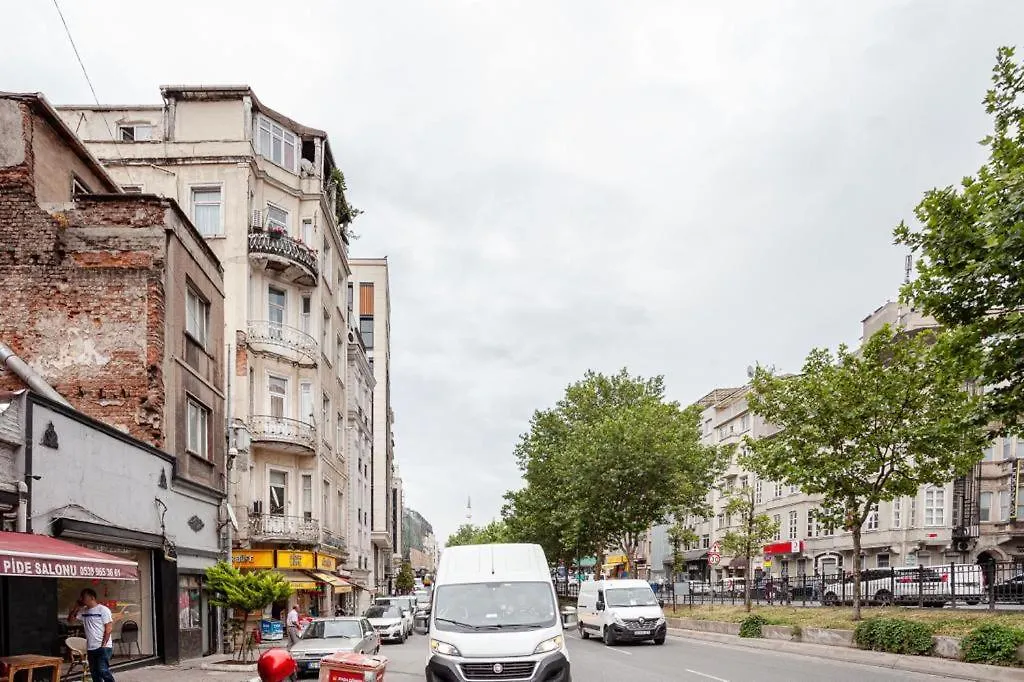 Taksim Laa Perla Suit-1