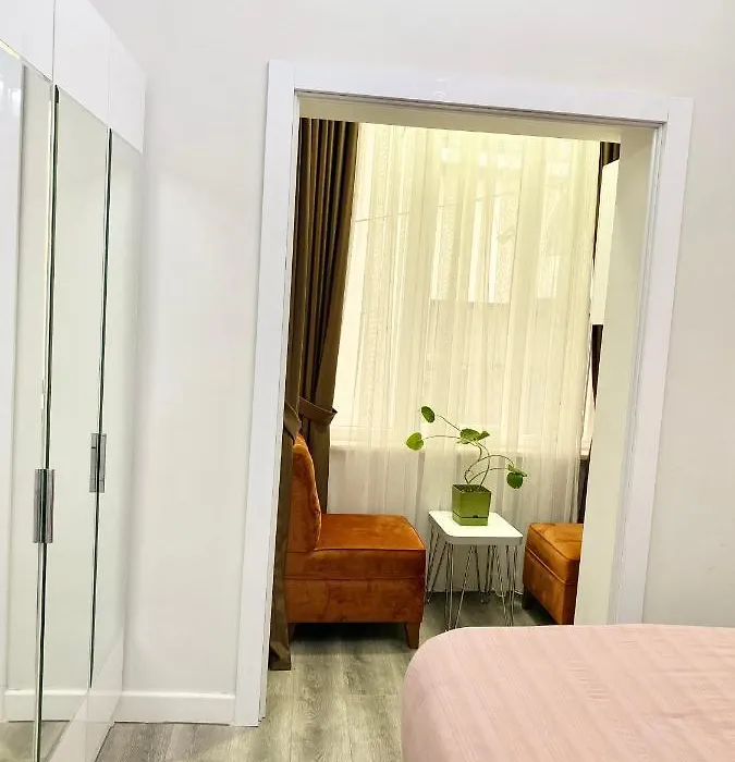 Flat In The Middle Of Istiklal-1