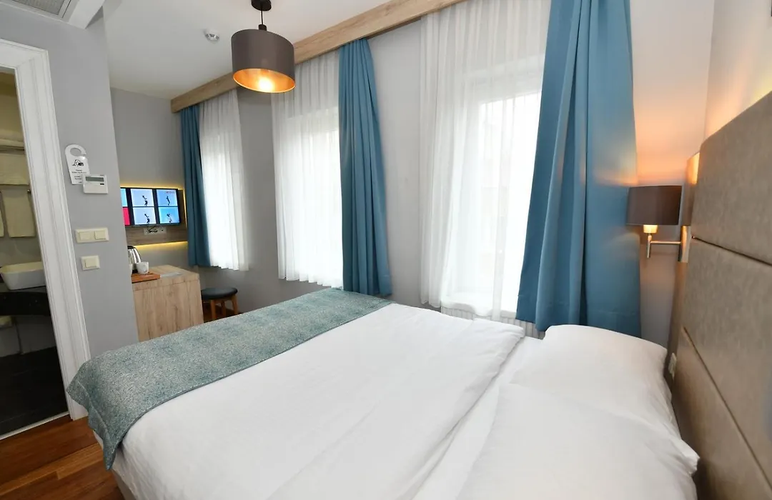 Andi Hotel-1