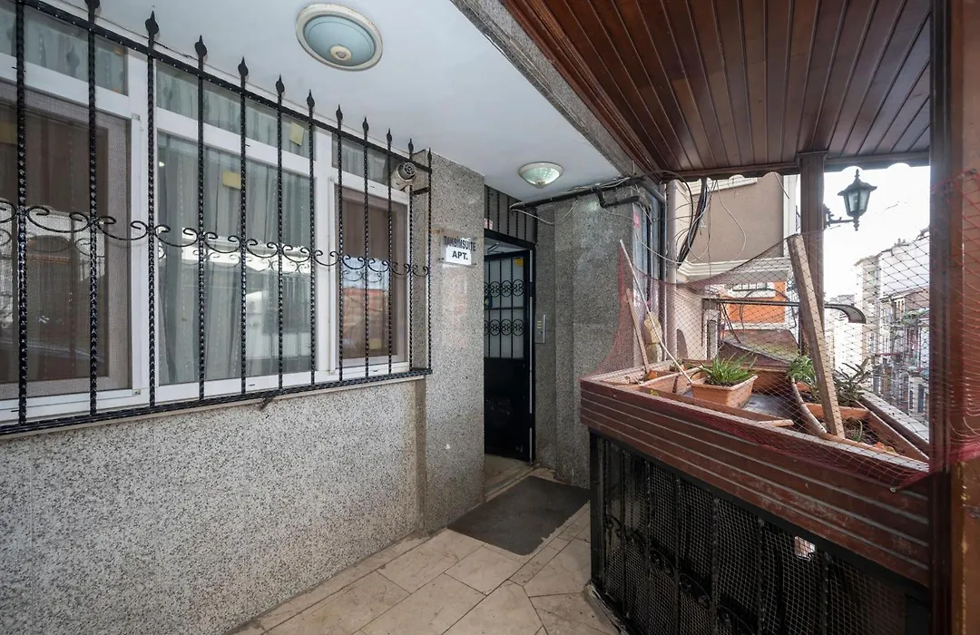 Taksim Suite-Ll-1