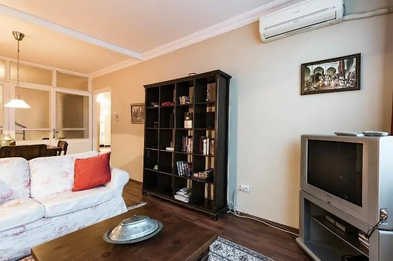 Sweet Apartment-1