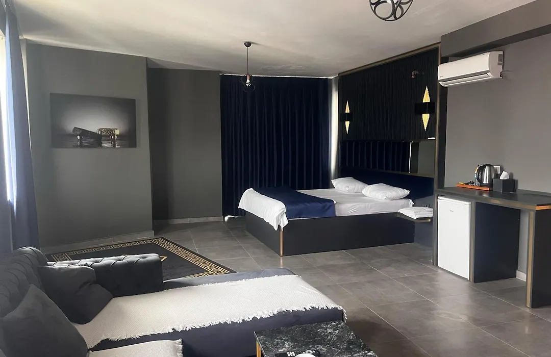 216 Hill Suites-1