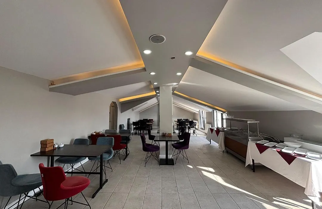 The Royal Luxury Hotel-1