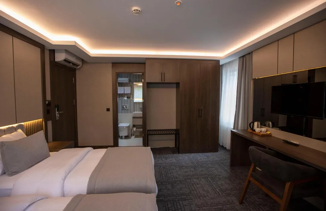 The Green Hotel-1