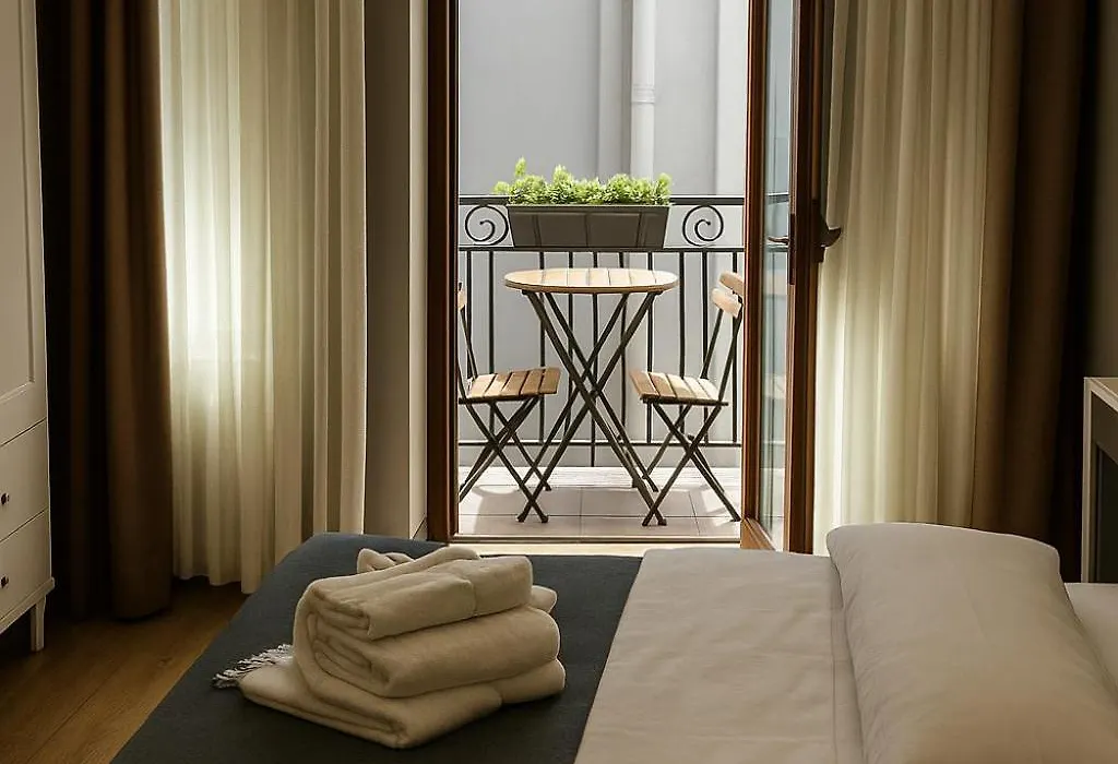 Greenpoint Hotel-1