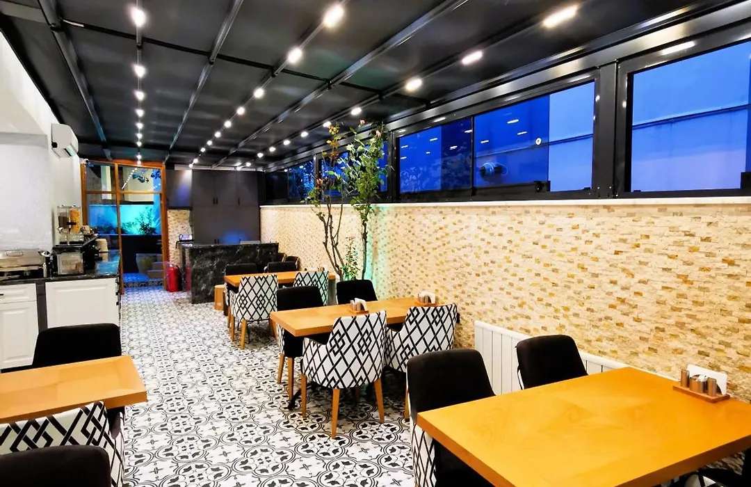Luxx Garden Hotel-1