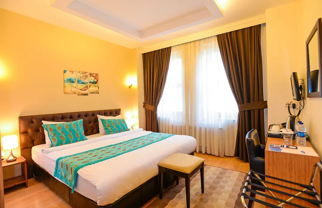 Retropera Hotel-1
