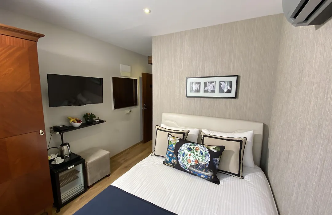 Four Doors Hotel-1