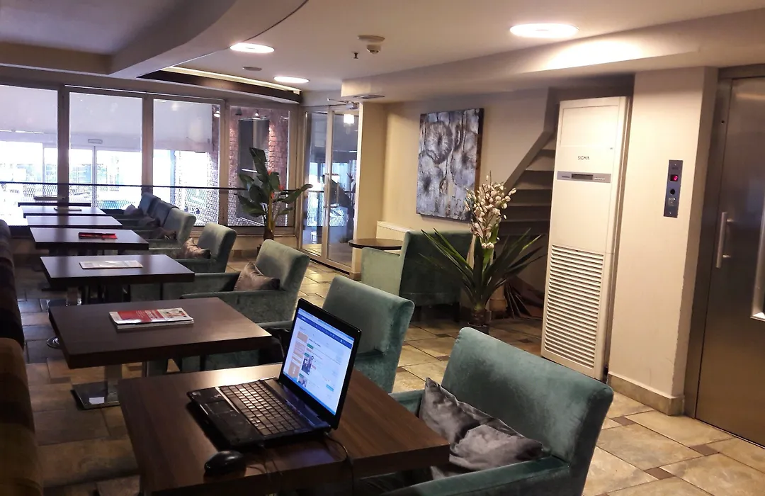 Derpa Hotel-1