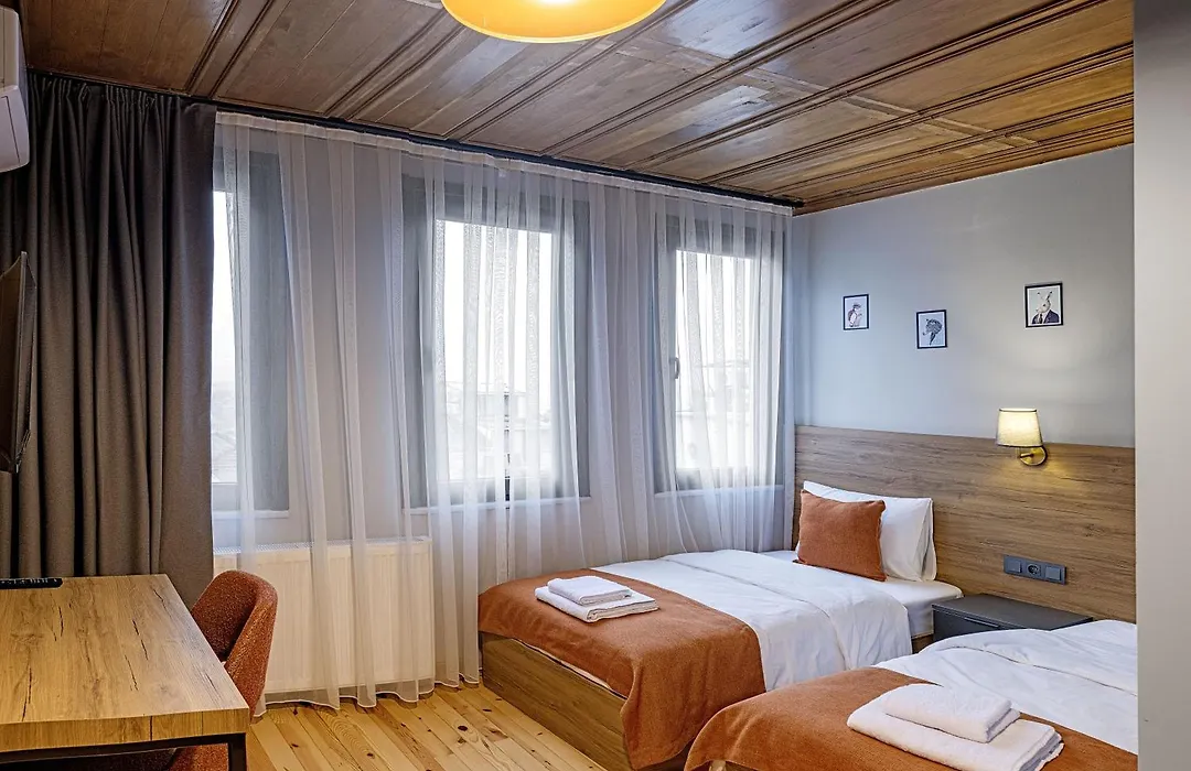 Roco Beyoglu-1