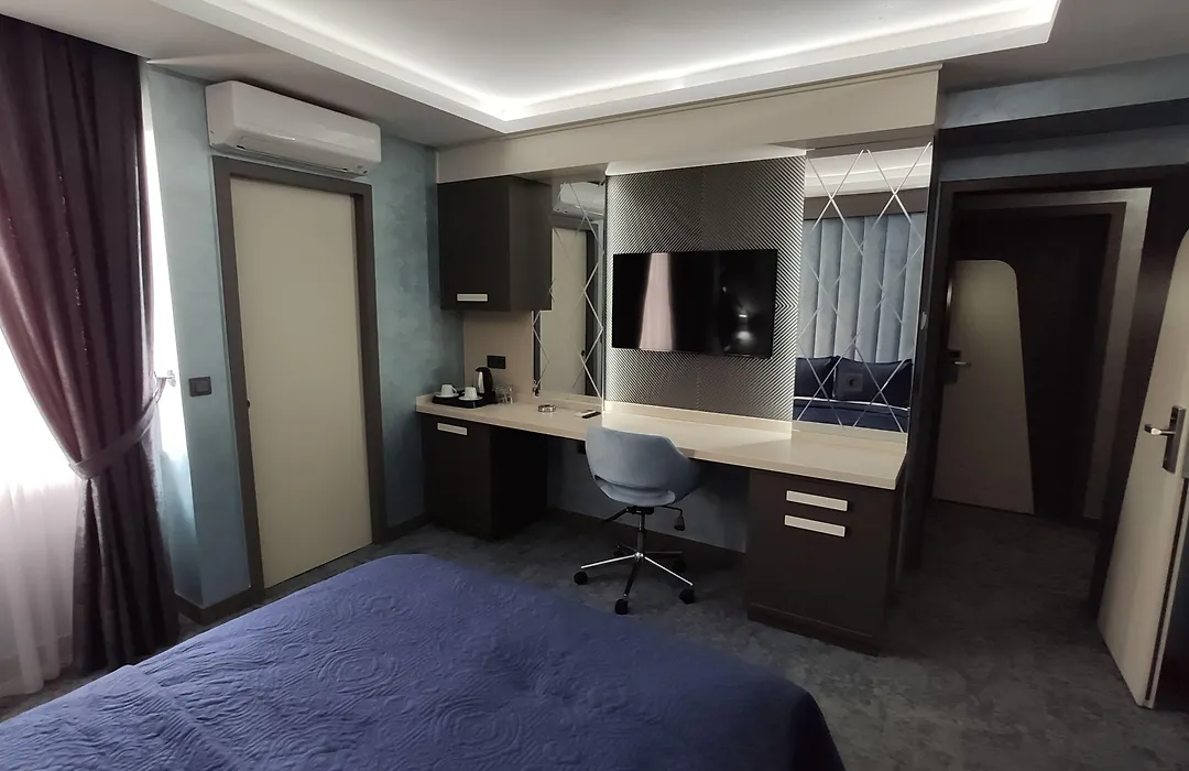 Forever 21 Hotel-1