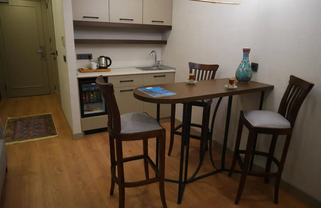 Nevi Hotel & Suites Istanbul Taksim-1