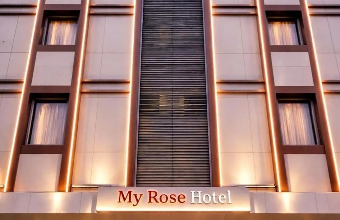 My Rose Hotel-1