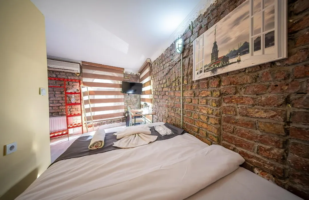 Cihangir Apart-1